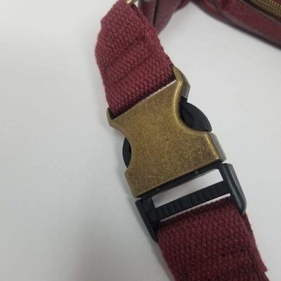 NWOT Faux Burgandy Design Stamped Leather Crossbody Hobo Style Bag - Picture 3 of 11